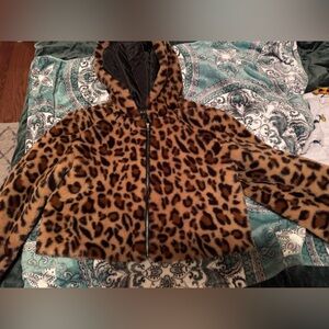 Cropped Leopard Print Faux Fur Jacket
